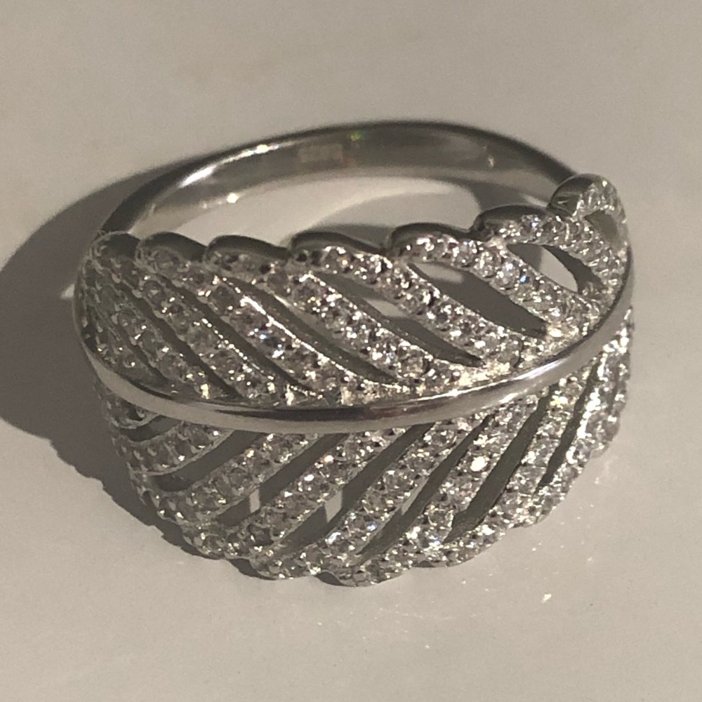 STERLING SILVER STUNNING LEAF RING - Picture 5 of 5